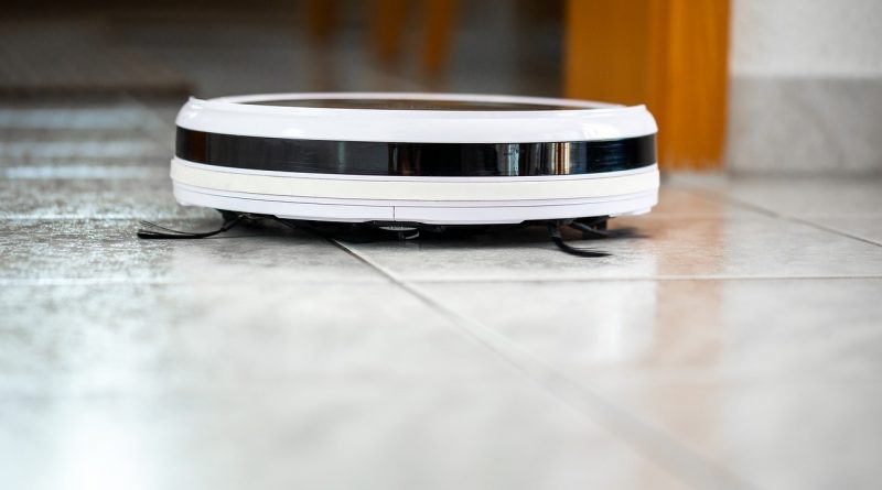 Vacuum Cleaner Robot Budget  - ed_rsnhr / Pixabay