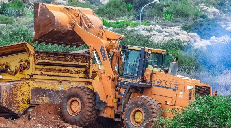 Bulldozer Heavy Machine Excavator  - dimitrisvetsikas1969 / Pixabay