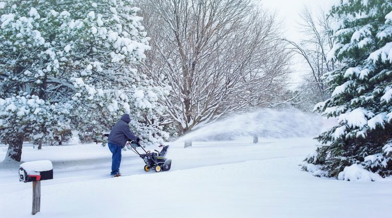 Snow Snow Blowing Snowblower  - JillWellington / Pixabay